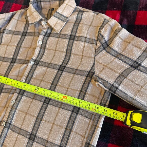 Casual Button Down Mens Medium Beige Tan Plaid Dressy Flannel Shirt - Picture 4 of 5